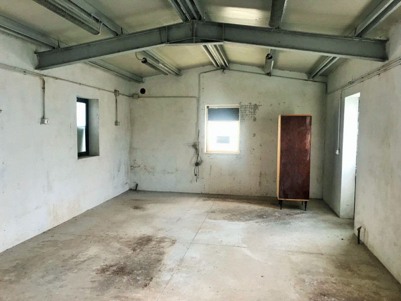 POJANA MAGGIORE, loc. Cagnano: Posta nelle immediate vicinanze di importante via di comunicazione...