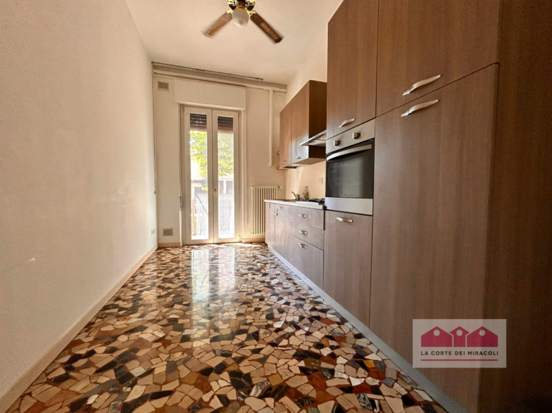 DISPONIBILE DA FINE GIUGNO - CENTRO STORICO: SPLENDIDO APPARTAMENTO CON 3 CAMERE DA LETTO SITUATO...