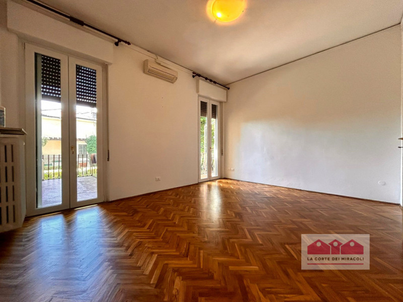 DISPONIBILE DA FINE GIUGNO - CENTRO STORICO: SPLENDIDO APPARTAMENTO CON 3 CAMERE DA LETTO SITUATO...
