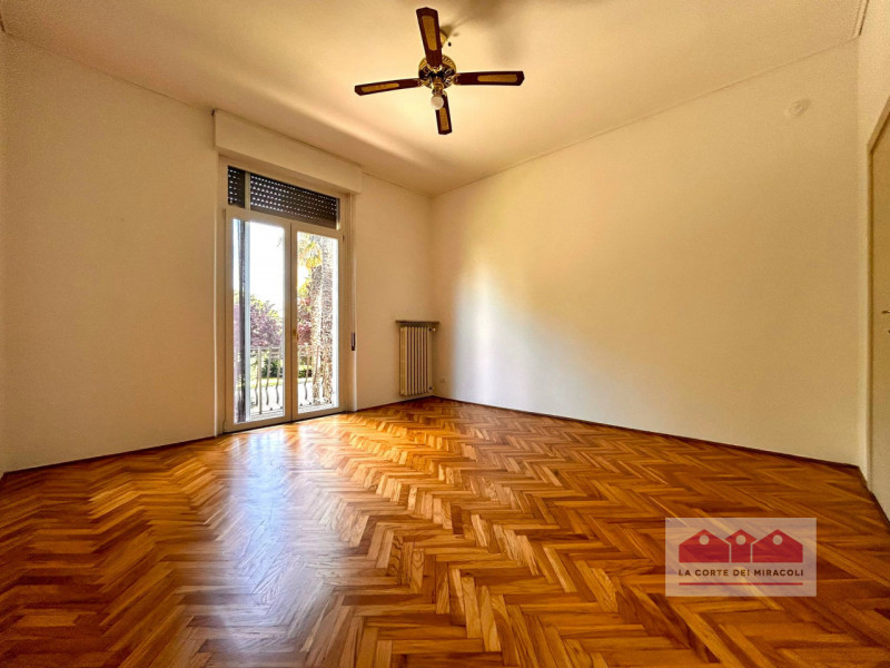 DISPONIBILE DA FINE GIUGNO - CENTRO STORICO: SPLENDIDO APPARTAMENTO CON 3 CAMERE DA LETTO SITUATO...