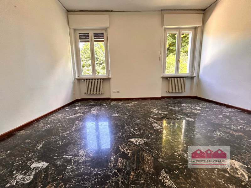 DISPONIBILE DA FINE GIUGNO - CENTRO STORICO: SPLENDIDO APPARTAMENTO CON 3 CAMERE DA LETTO SITUATO...