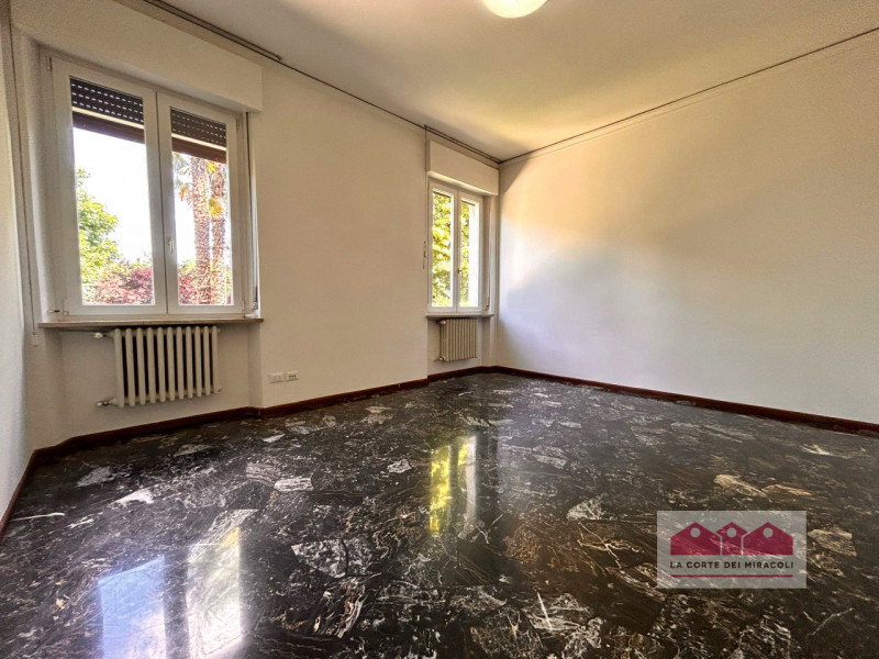 DISPONIBILE DA FINE GIUGNO - CENTRO STORICO: SPLENDIDO APPARTAMENTO CON 3 CAMERE DA LETTO SITUATO...
