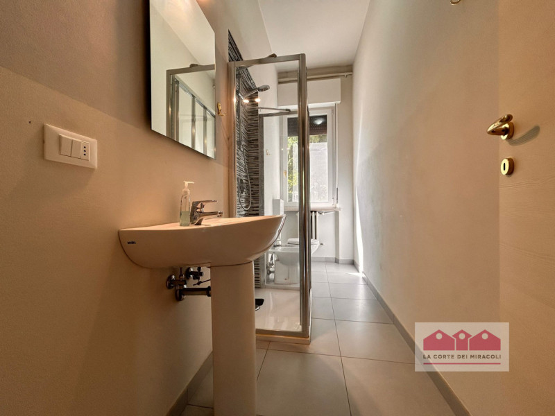 DISPONIBILE DA FINE GIUGNO - CENTRO STORICO: SPLENDIDO APPARTAMENTO CON 3 CAMERE DA LETTO SITUATO...