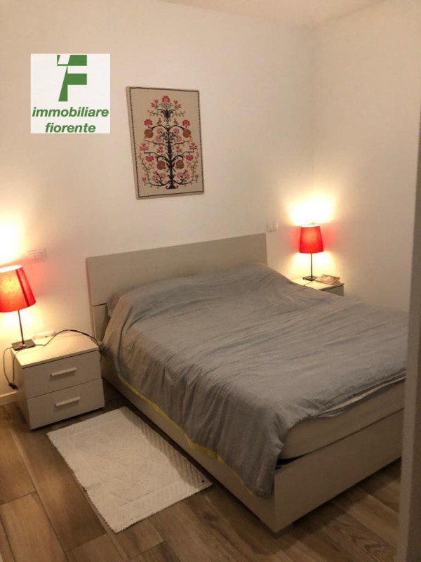 In QUARTIERE RESIDENZIALE...RECENTISSIMA LUMINOSA PORZIONE DI TESTA PAVIMENTATA in LEGNO di CASA ...