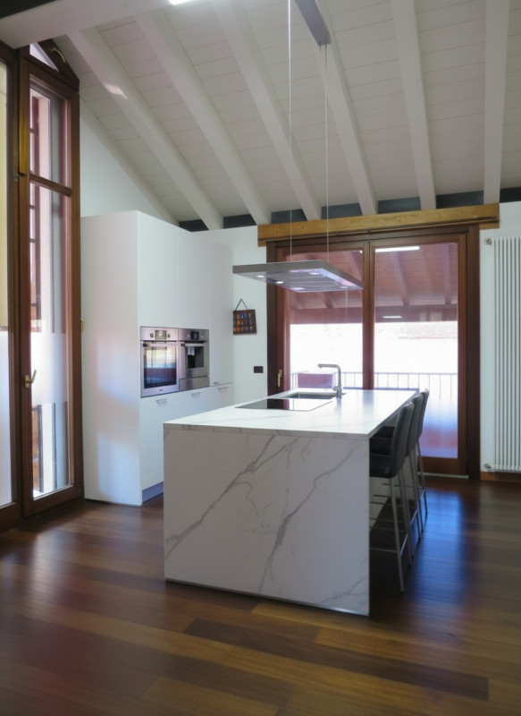 Attico di 300 mq in villa riservata con progetto A4: solidità strutturale e comfort contemporaneo...