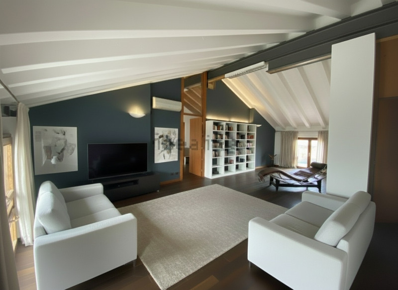 Attico di 300 mq in villa riservata con progetto A4: solidità strutturale e comfort contemporaneo...