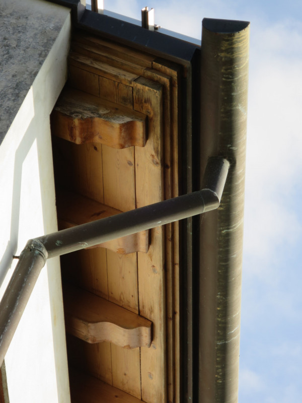 Ampia bifamiliare situata nella tranquilla località di Biadene, nel comune di Montebelluna, immer...