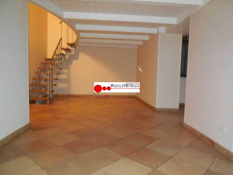 Napoli Affitto Appartamento quadrilocale