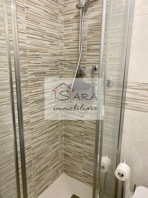 PADOVA - ZONA ISTITUTI UNIVERSITARI PORTELLO: 

SOLO PER PROFESSIONISTI / LAVORATORI NO STUDENTI
...