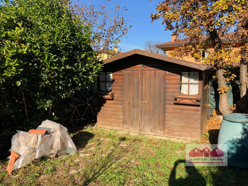 PIANEZZE: RUSTICO DI TESTA IN CARATTERISTICO BORGO, MQ. 264 SU 2 LIVELLI + MANSARDA, INGRESSO, CU...