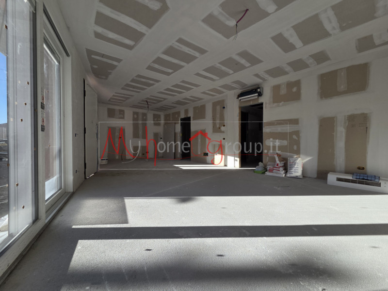 RONCAGLIA (rif:A1702-R): In una tranquilla e ricercata zona residenziale di Roncaglia, nel comune...