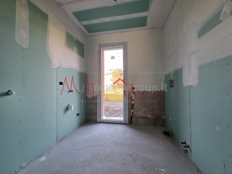 RONCAGLIA (rif:A1702-R): In una tranquilla e ricercata zona residenziale di Roncaglia, nel comune...