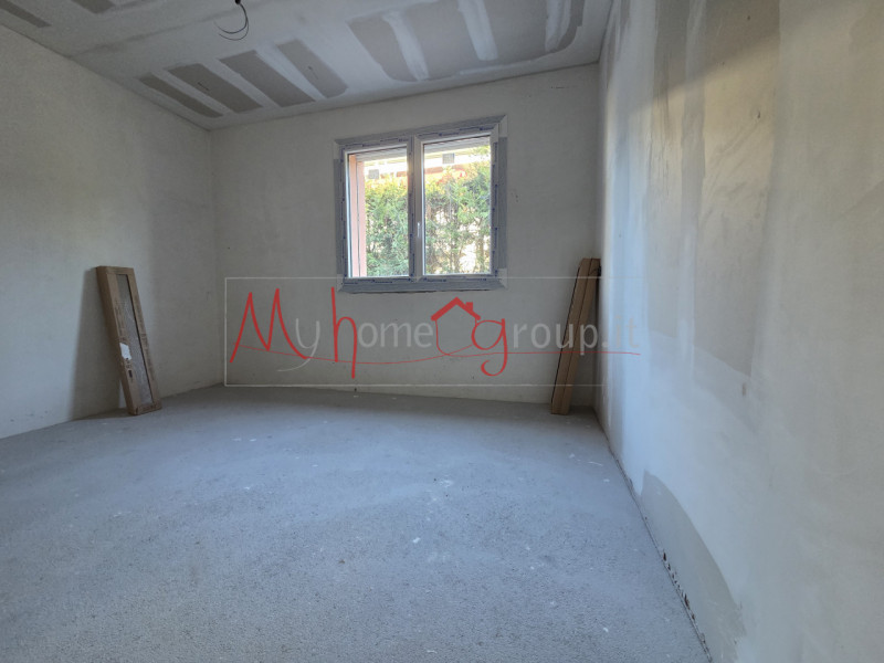 RONCAGLIA (rif:A1702-R): In una tranquilla e ricercata zona residenziale di Roncaglia, nel comune...