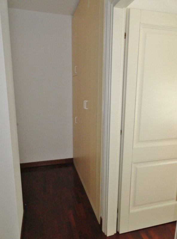 ELEGANTE BICAMERE CON GRANDISSIMA TERRAZZA, CUCINA SEPARATA E GARAGE IN LOCAZIONE INT. VIALE TRIE...