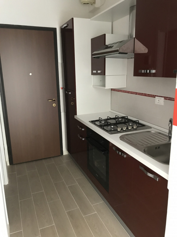 Affittasi in zona Istituti Universitari Ospedali grazioso monolocale completamente ristrutturato ...