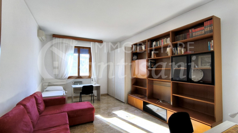 Firenze Affitto Appartamento trilocale