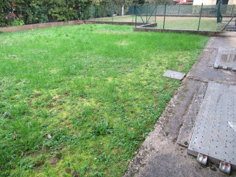 Per informazioni: 335.8345159. A Falzè di Trevignano (TV) in zona residenziale centrale, proponia...