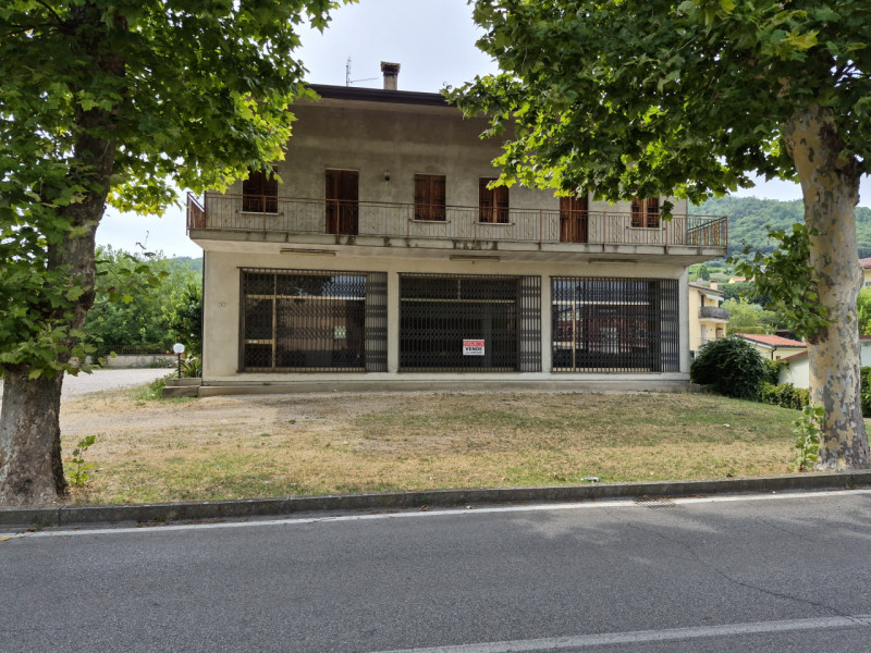 VENDITE Locali commerciali a Lozzo Atestino – foto 1