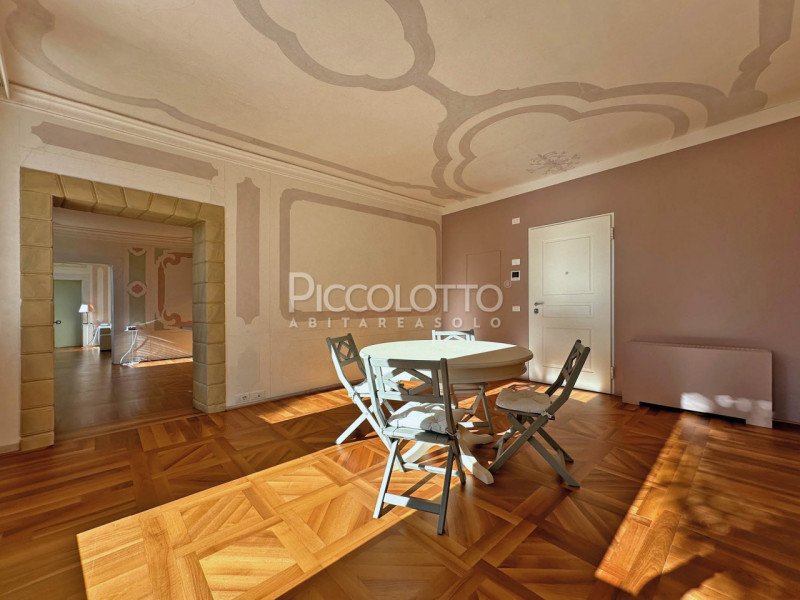 Rif. V4502 - Nel suggestivo centro di Asolo, a pochi passi dalla piazza centrale e dall'Hotel Vil...