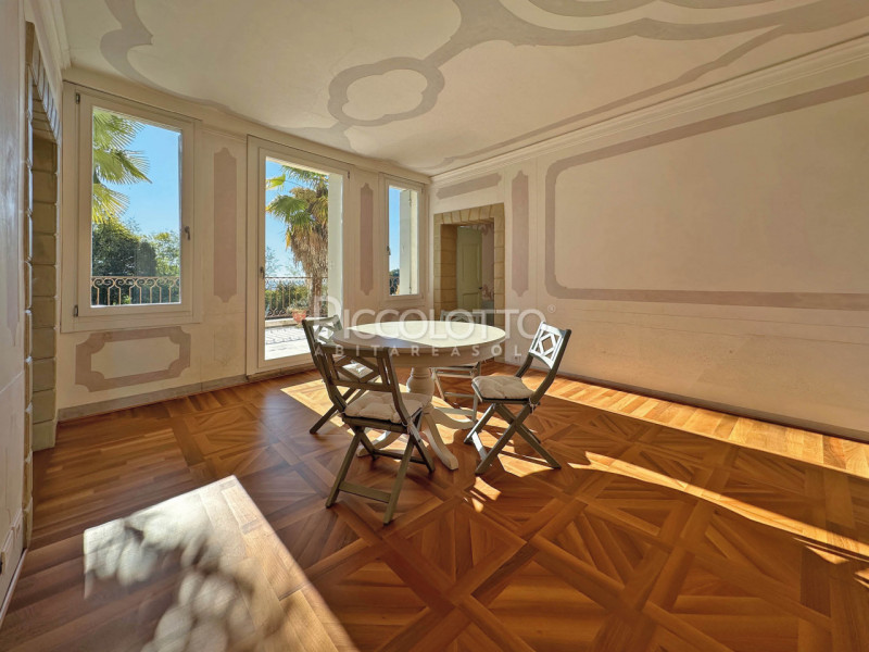 Rif. V4502 - Nel suggestivo centro di Asolo, a pochi passi dalla piazza centrale e dall'Hotel Vil...