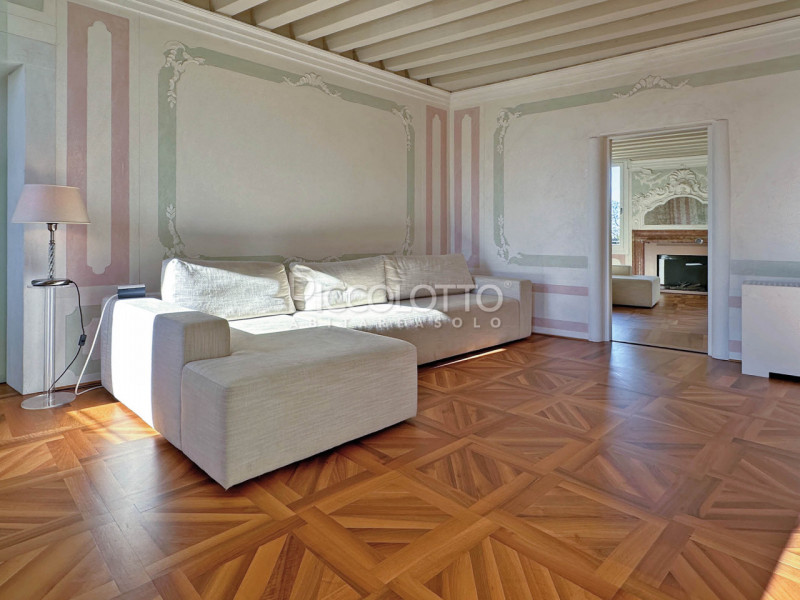 Rif. V4502 - Nel suggestivo centro di Asolo, a pochi passi dalla piazza centrale e dall'Hotel Vil...