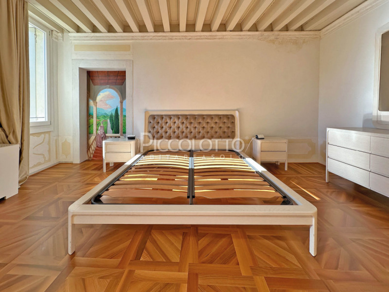 Rif. V4502 - Nel suggestivo centro di Asolo, a pochi passi dalla piazza centrale e dall'Hotel Vil...