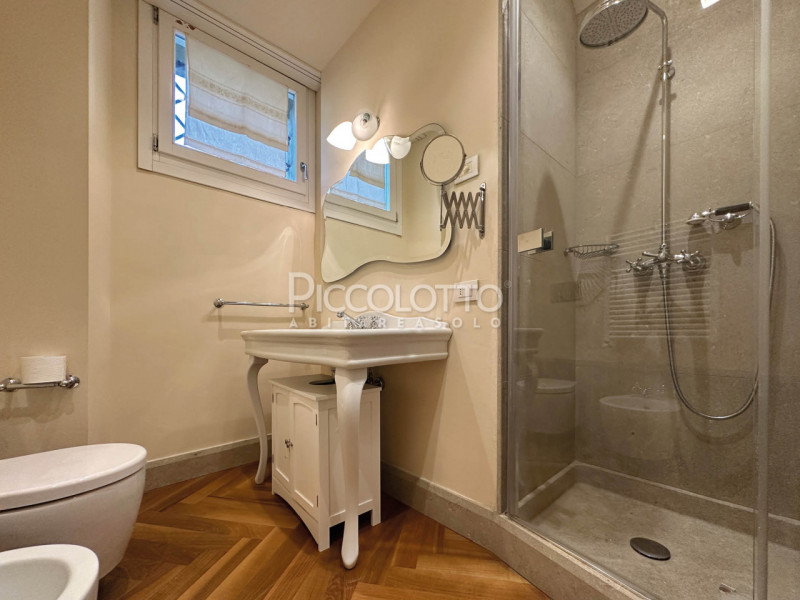 Rif. V4502 - Nel suggestivo centro di Asolo, a pochi passi dalla piazza centrale e dall'Hotel Vil...