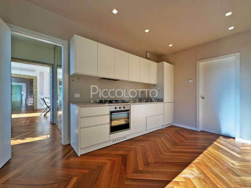 Rif. V4502 - Nel suggestivo centro di Asolo, a pochi passi dalla piazza centrale e dall'Hotel Vil...