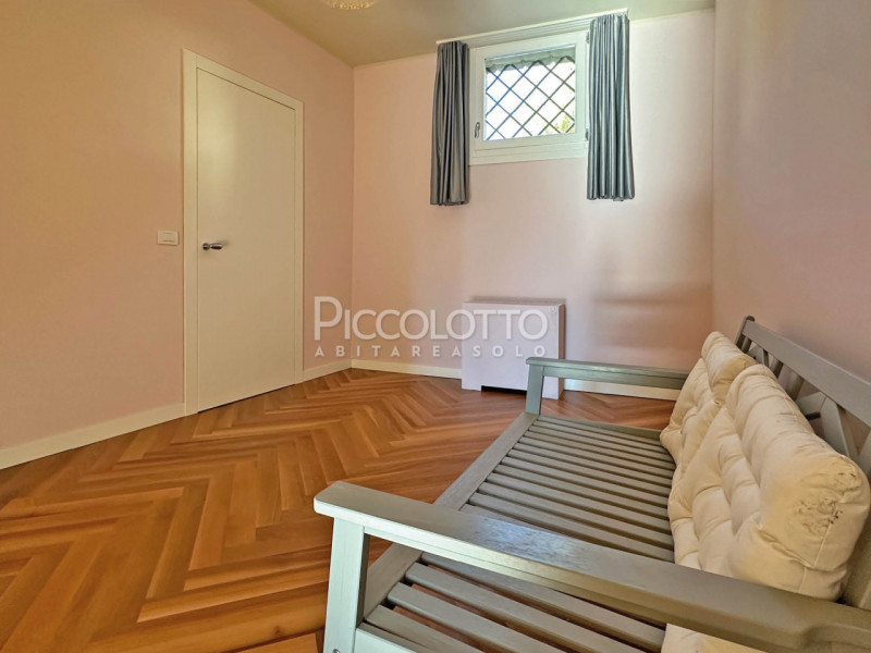 Rif. V4502 - Nel suggestivo centro di Asolo, a pochi passi dalla piazza centrale e dall'Hotel Vil...