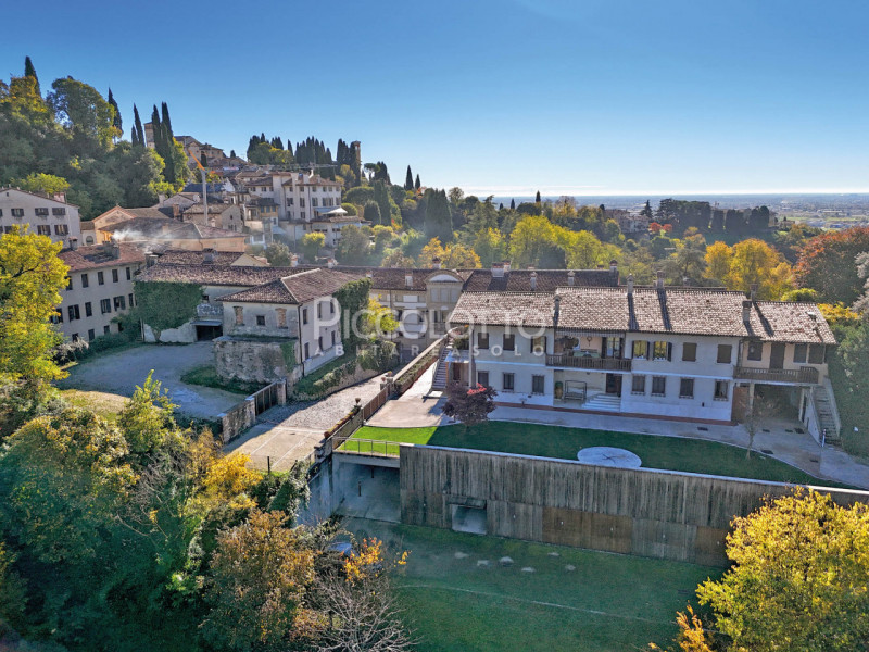 Rif. V4502 - Nel suggestivo centro di Asolo, a pochi passi dalla piazza centrale e dall'Hotel Vil...