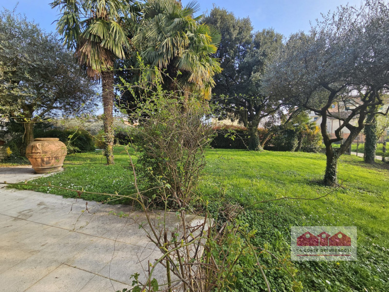 DISPONIBILE DA FINE GIUGNO - VICENZA: BELLISSIMA CASA INDIPENDENTE A SOLO 8 MINUTI DA VICENZA. EU...