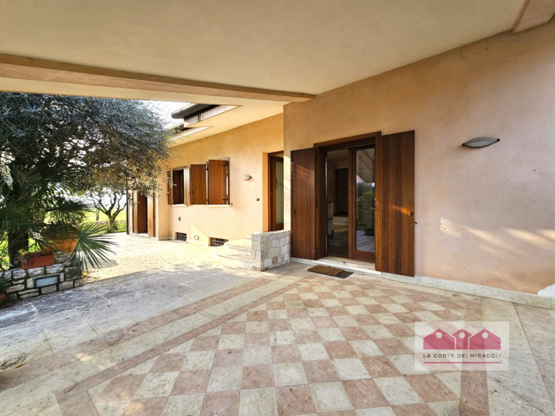 DISPONIBILE DA FINE GIUGNO - VICENZA: BELLISSIMA CASA INDIPENDENTE A SOLO 8 MINUTI DA VICENZA. EU...