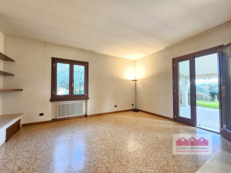 DISPONIBILE DA FINE GIUGNO - VICENZA: BELLISSIMA CASA INDIPENDENTE A SOLO 8 MINUTI DA VICENZA. EU...