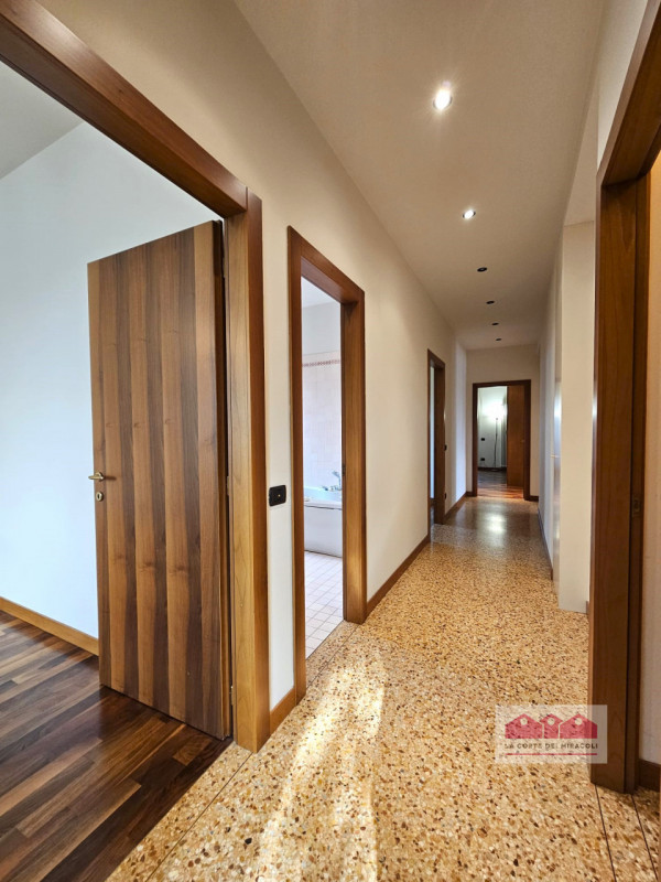 DISPONIBILE DA FINE GIUGNO - VICENZA: BELLISSIMA CASA INDIPENDENTE A SOLO 8 MINUTI DA VICENZA. EU...