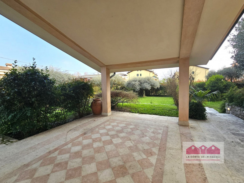 DISPONIBILE DA FINE GIUGNO - VICENZA: BELLISSIMA CASA INDIPENDENTE A SOLO 8 MINUTI DA VICENZA. EU...