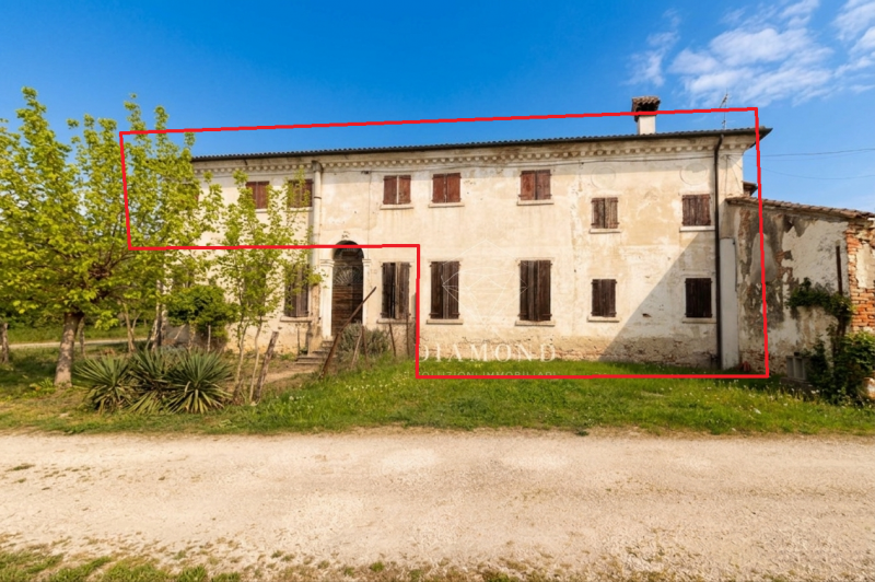 Villa d'Asolo: inserito in contesto tipico della vita contadina dell'epoca, con corte in comune c...