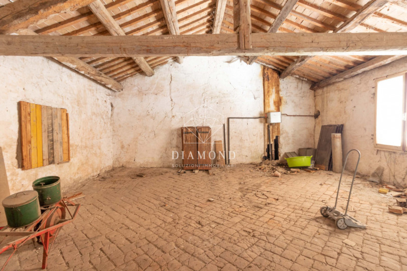 Villa d'Asolo: inserito in contesto tipico della vita contadina dell'epoca, con corte in comune c...