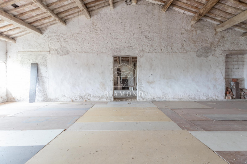 Villa d'Asolo: inserito in contesto tipico della vita contadina dell'epoca, con corte in comune c...