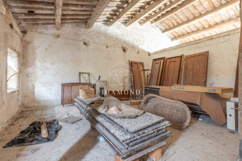 Villa d'Asolo: inserito in contesto tipico della vita contadina dell'epoca, con corte in comune c...