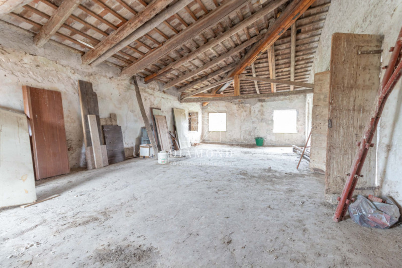 Villa d'Asolo: inserito in contesto tipico della vita contadina dell'epoca, con corte in comune c...