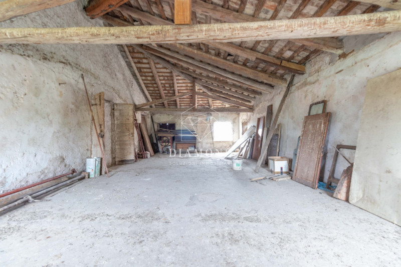 Villa d'Asolo: inserito in contesto tipico della vita contadina dell'epoca, con corte in comune c...