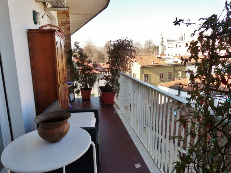 RAFFINATO MINI COMPLETAMENTE ARREDATO IN AFFITTO CON CONTRATTO TRANSITORIO (PERIODO MINIMO 12 - M...