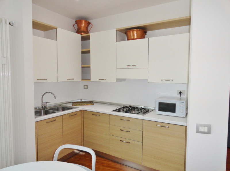 RAFFINATO MINI COMPLETAMENTE ARREDATO IN AFFITTO CON CONTRATTO TRANSITORIO (PERIODO MINIMO 12 - M...