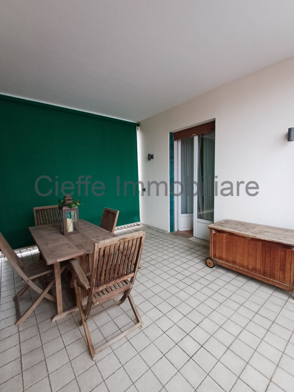 Nel cuore pulsante del Centro Storico di Padova, proponiamo in affitto un raffinato appartamento ...