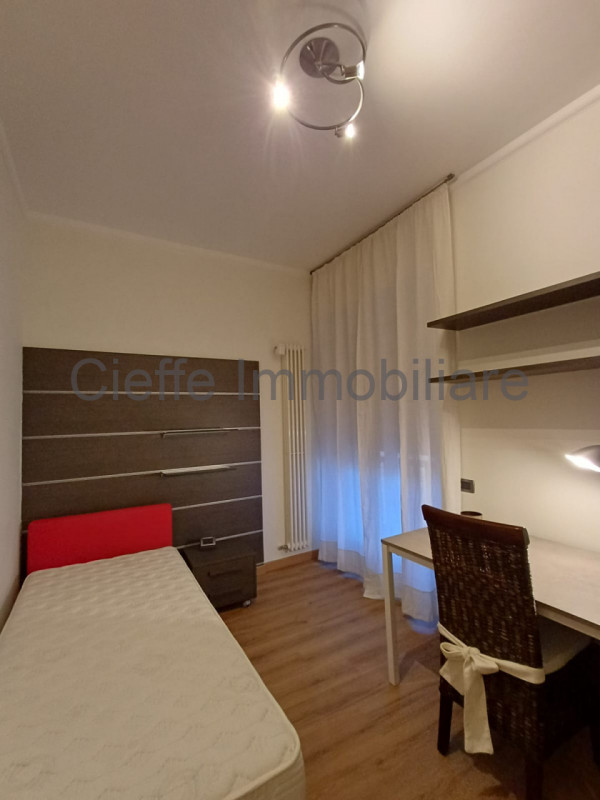 Nel cuore pulsante del Centro Storico di Padova, proponiamo in affitto un raffinato appartamento ...