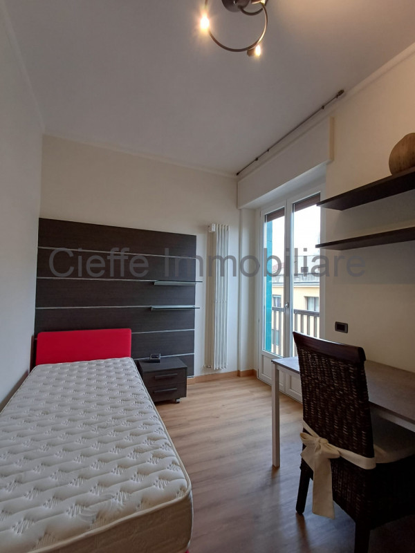 Nel cuore pulsante del Centro Storico di Padova, proponiamo in affitto un raffinato appartamento ...