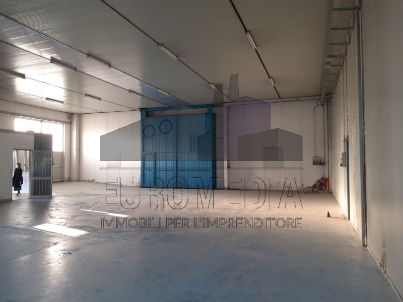 Rif. 1311 – ANTONIO – Per informazioni: 338.4892021
EUROMEDIA propone in locazione un interessant...