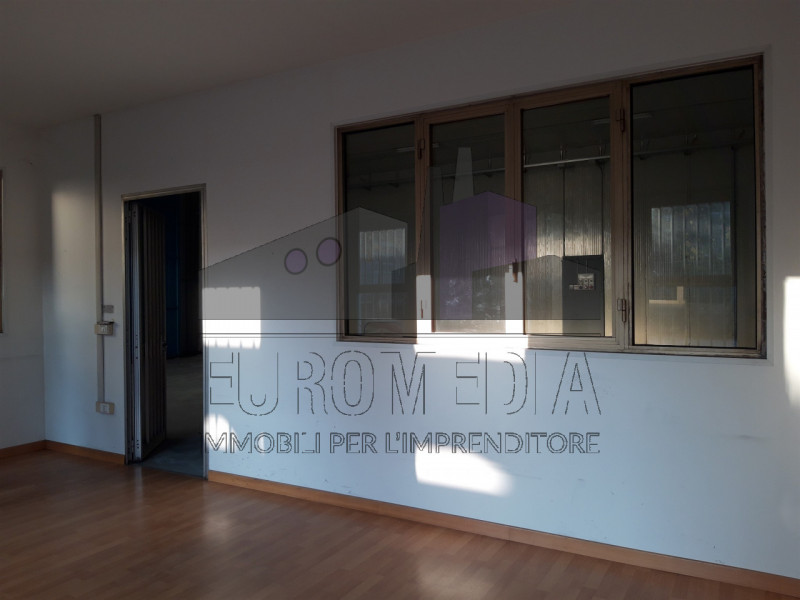 Rif. 1311 – ANTONIO – Per informazioni: 338.4892021
EUROMEDIA propone in locazione un interessant...