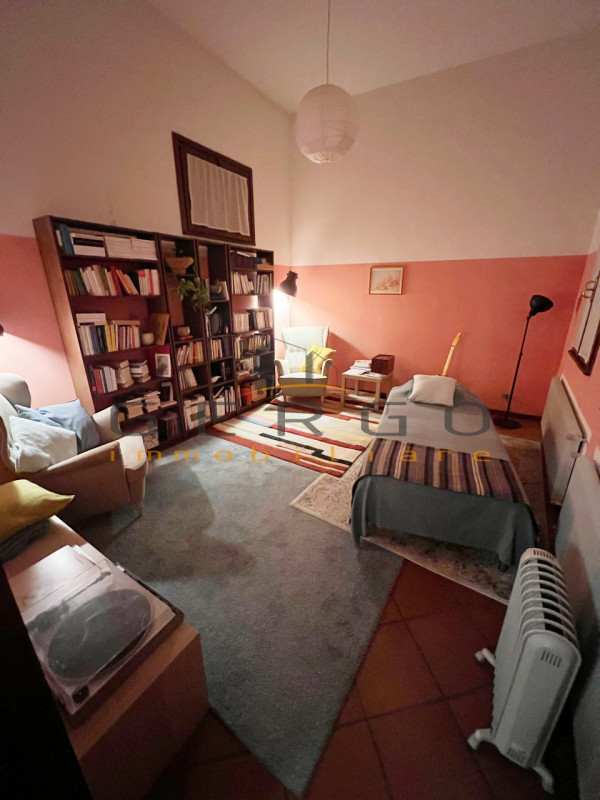 (Per INFO Cristina 3389226442) Al piano terra di un immobile storico ristrutturato, in zona Santa...