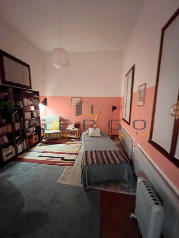 (Per INFO Cristina 3389226442) Al piano terra di un immobile storico ristrutturato, in zona Santa...